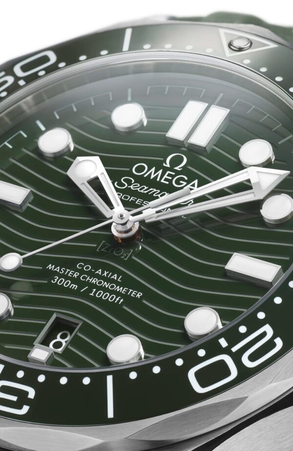 Omega Seamaster Professional Diver 300M Green Automatic Mens Watch - Image 5