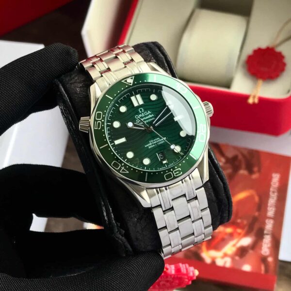 Omega Seamaster Professional Diver 300M Green Automatic Mens Watch - Image 4