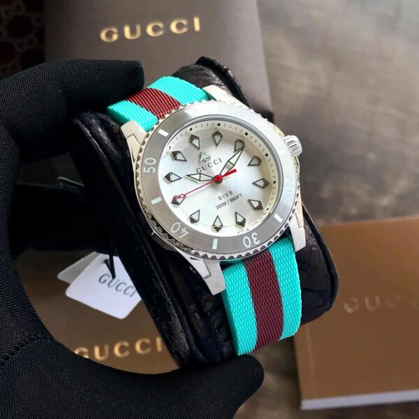 Gucci Dive Premiums Japanese Quartz Men's Watch - Image 4