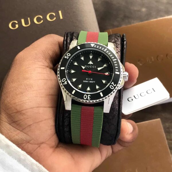 Gucci Dive Premiums Japanese Quartz Mens Watch