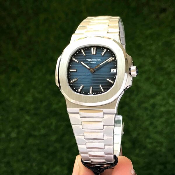 Patek Philippe Nautilus 5711/1R Stainless Steel Swiss ETA Automatic Mens Watch - Image 3