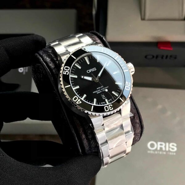 Oris Aquis Date Authentic Automatic Silver Black Dial Men's Watch