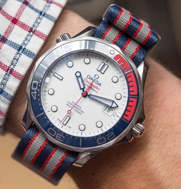 Omega Seamaster Diver 300M 007 Commander's Watch Limited Edition Automatic men’s Watch - Image 10