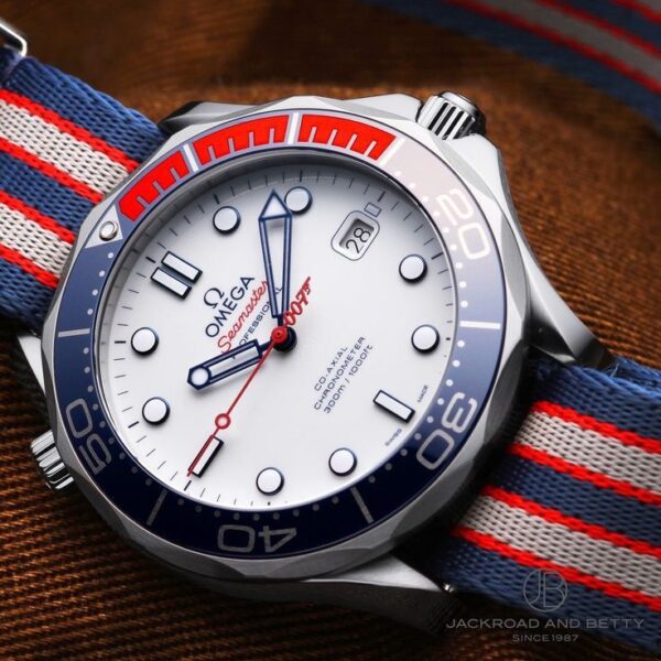 Omega Seamaster Diver 300M 007 Commander's Watch Limited Edition Automatic men’s Watch - Image 6