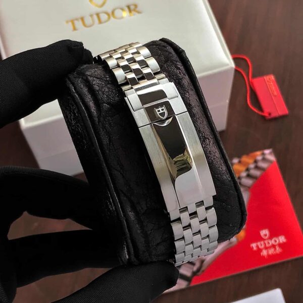 Tudor Black Bay Stainless Steel Pink Dial Jubil Chain Japanese Automatic Men’s Watch - Image 8
