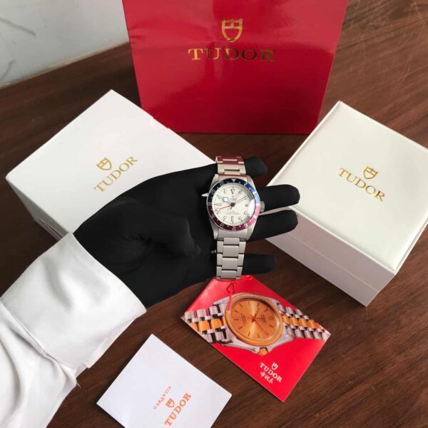 Tudor Black Bay GMT 41mm With Polar White Dial Watch For Men’s. - Image 6