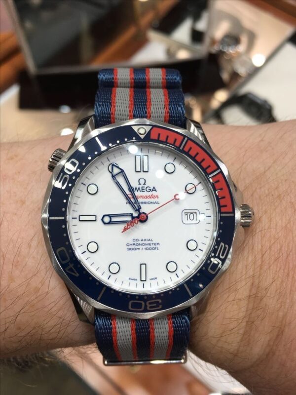 Omega Seamaster Diver 300M 007 Commander's Watch Limited Edition Automatic men’s Watch - Image 9