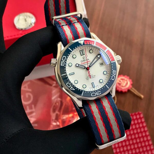 Omega Seamaster Diver 300M 007 Commander's Watch Limited Edition Automatic men’s Watch - Image 7