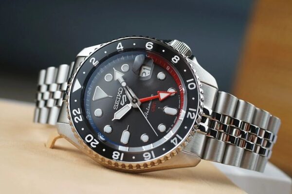 Seiko Sports Automatic GMT 42.5mm Authentic Men’s Watch - Image 4