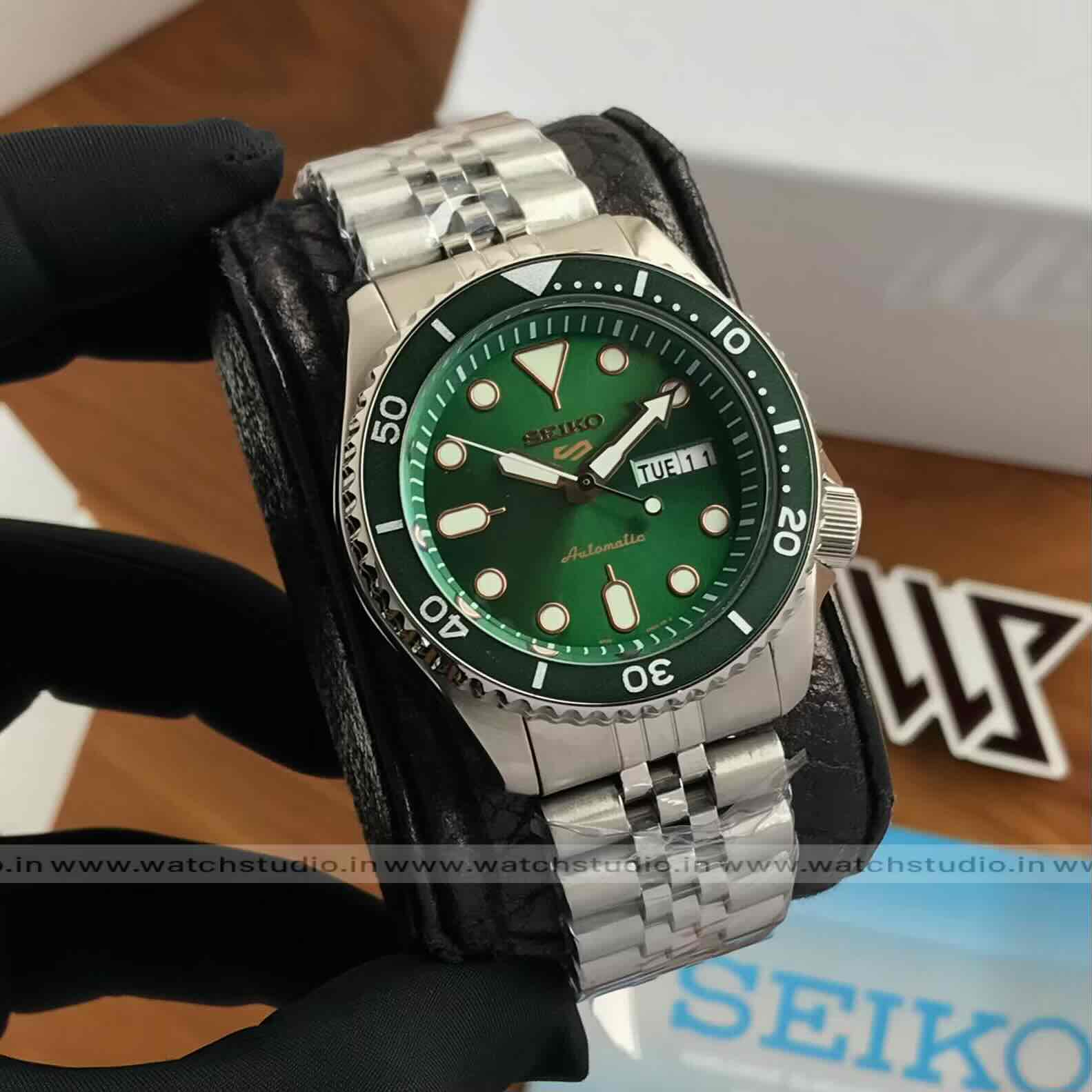 Seiko 5 Sports Green Sunburst Dial 40 mm Bezel rotating Automatic Men’s Watch Seiko 5 Sports Green Sunburst Dial 40 mm Bezel rotating Automatic Men’s Watch