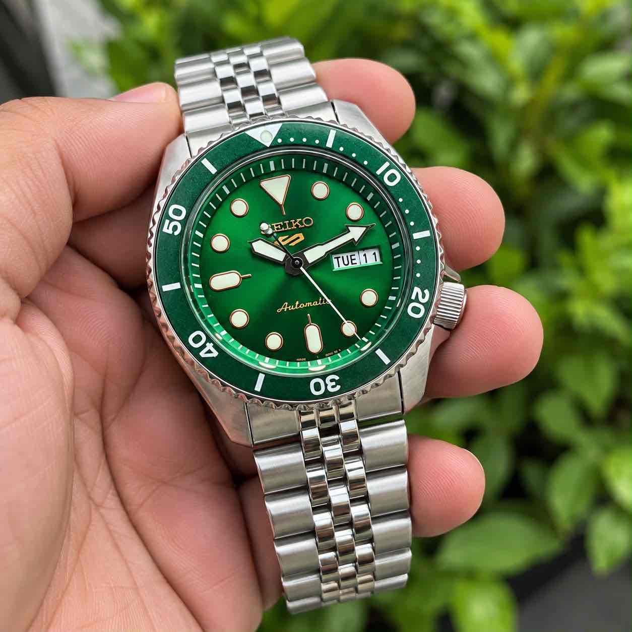 Seiko 5 Sports Green Sunburst Dial 40 mm Bezel rotating Automatic Men’s Watch Seiko 5 Sports Green Sunburst Dial 40 mm Bezel rotating Automatic Men’s Watch - Image 7
