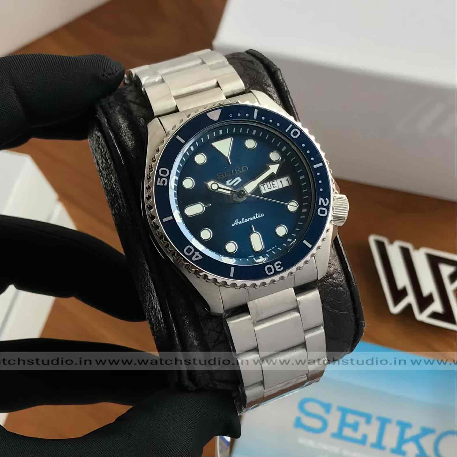 Seiko 5 Sports Blue Sunburst Dial 40 mm Bezel rotating Automatic Men’s Watch Seiko 5 Sports Blue Sunburst Dial 40 mm Bezel rotating Automatic Men’s Watch