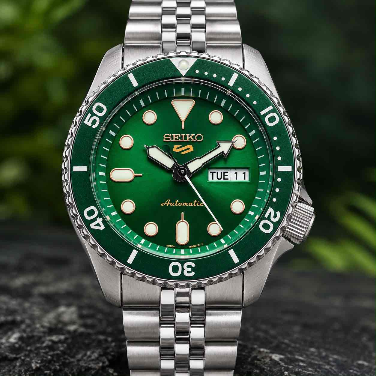 Seiko 5 Sports Green Sunburst Dial 40 mm Bezel rotating Automatic Men’s Watch Seiko 5 Sports Green Sunburst Dial 40 mm Bezel rotating Automatic Men’s Watch - Image 4